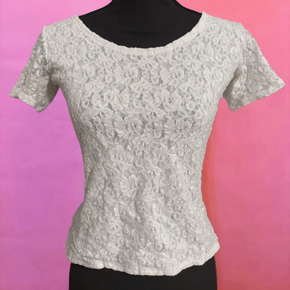 Kleid Tops - Vintage Kleid’s White Lacy / Floral Lace Baby Tee Shirt Top - Size XS - S